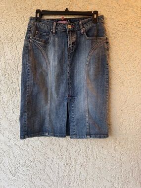 Bubblegum Blue Denim Jeans with Pink Logo Tab